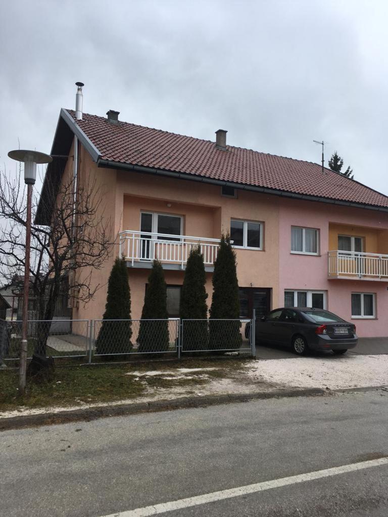 Apartman Lara