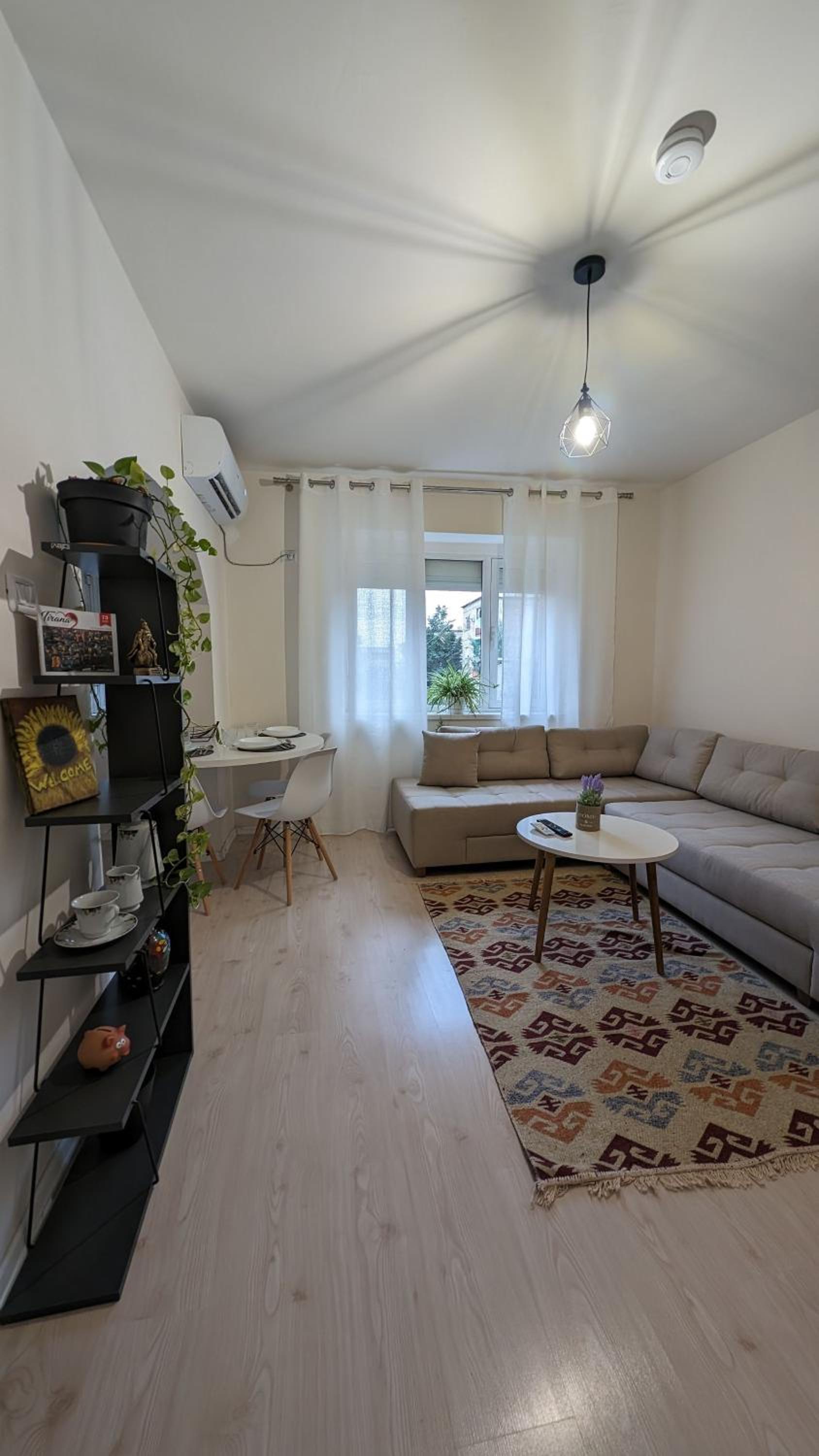 Modern Cozy Apartment 10 Min Walk to Skanderbeg Square