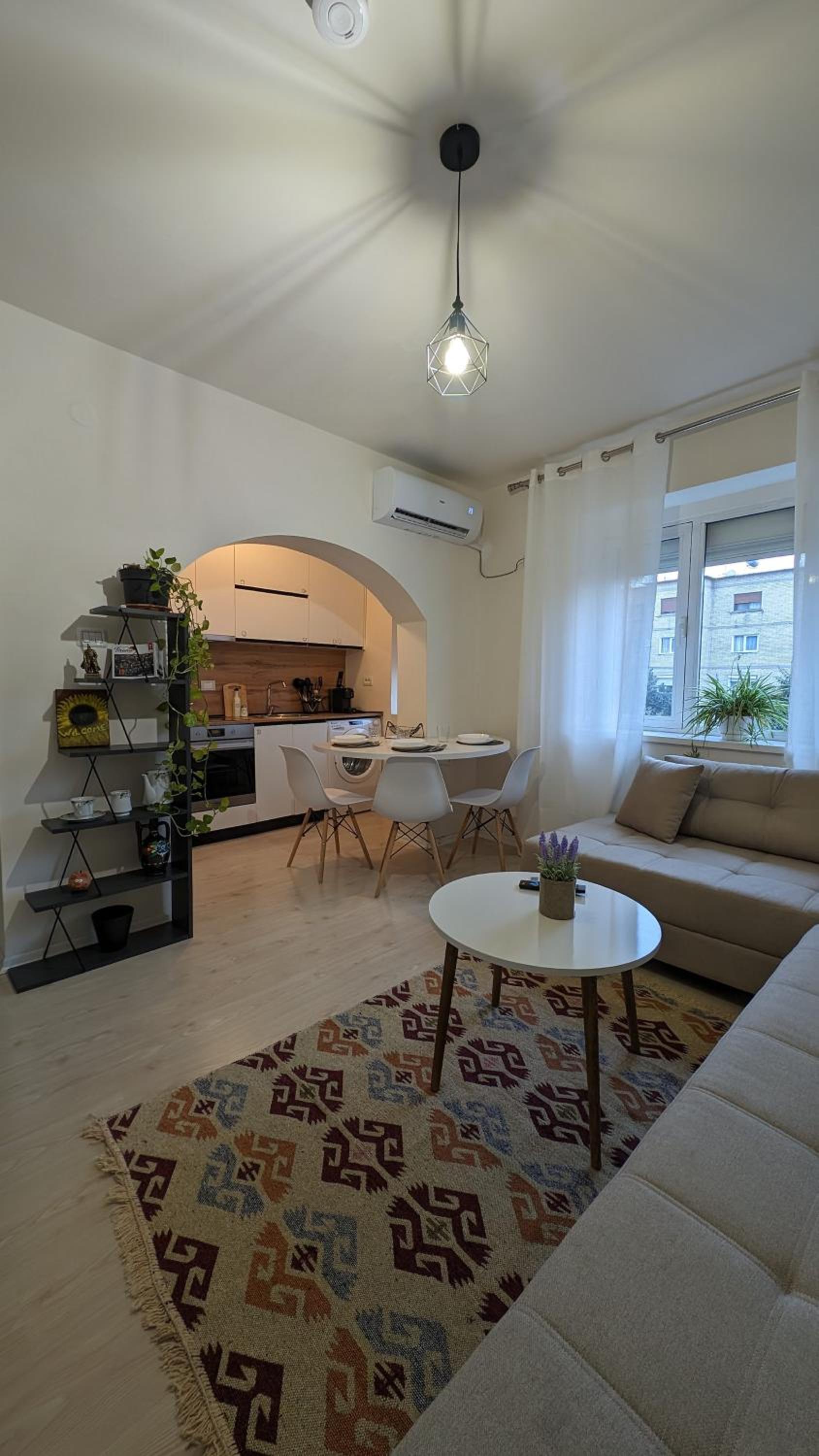 Modern Cozy Apartment 10 Min Walk to Skanderbeg Square