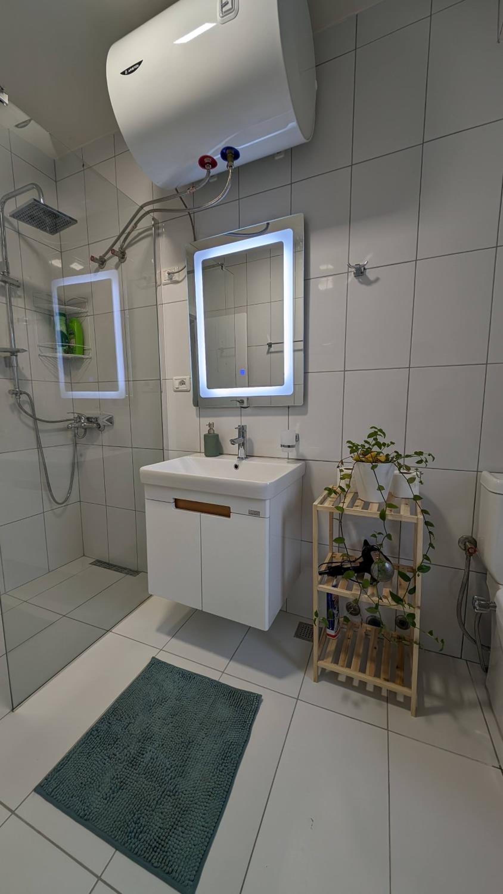 Modern Cozy Apartment 10 Min Walk to Skanderbeg Square