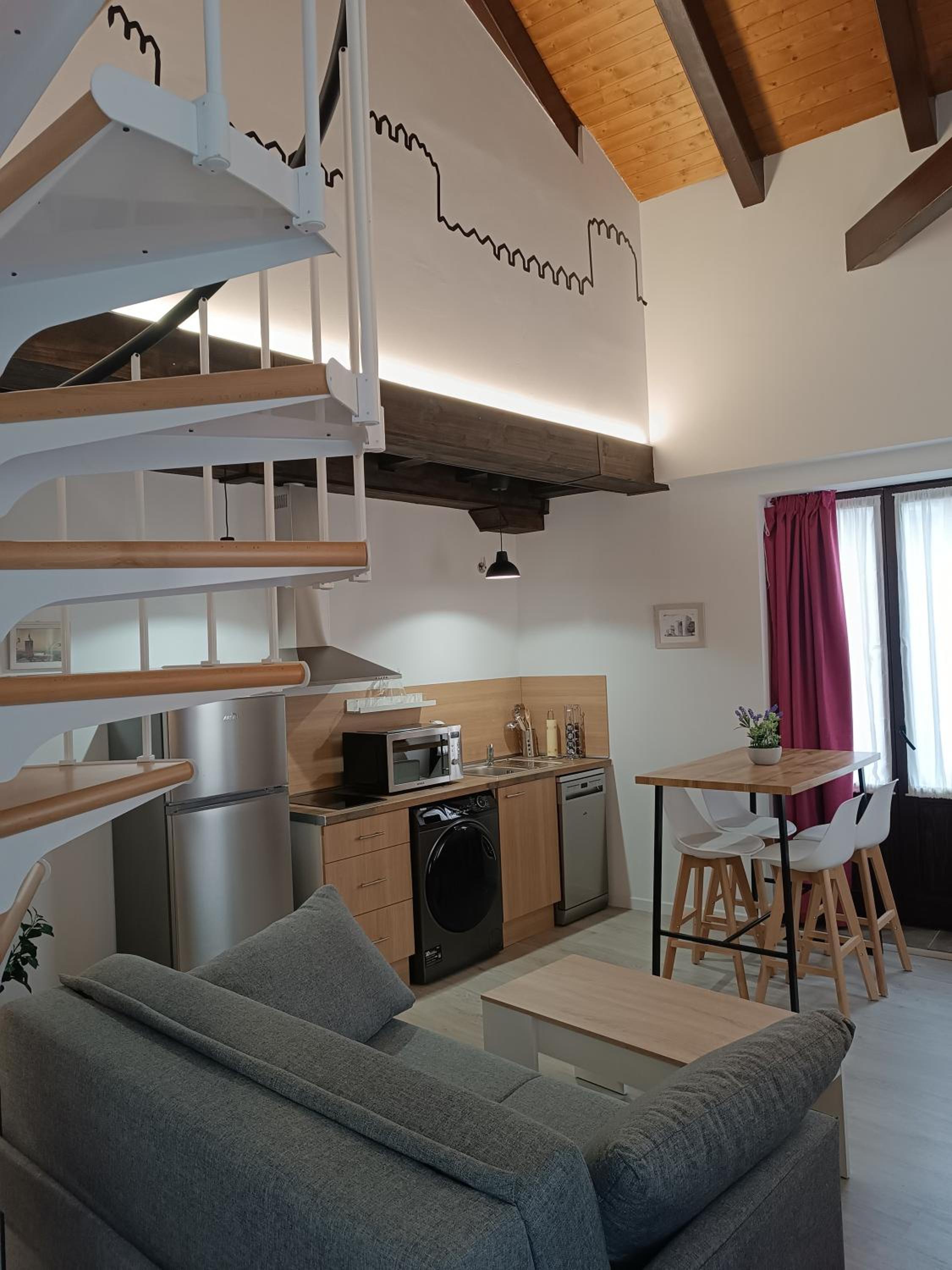 Apartamentos turisticos Ávila Puerta de Los Leales 1-2 view 5