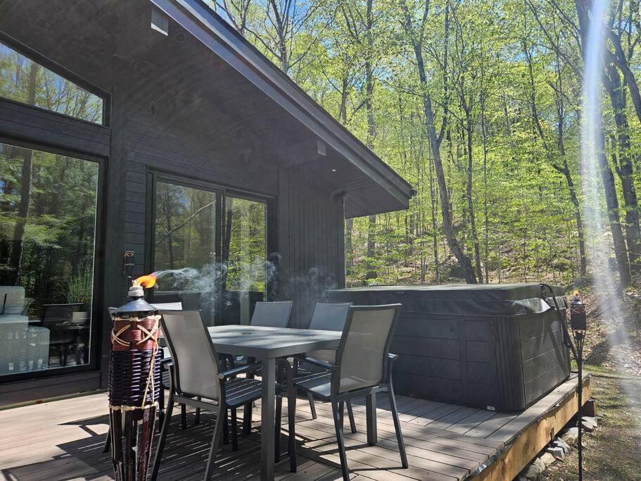 Chalet FEU en pleine nature à Tremblant.