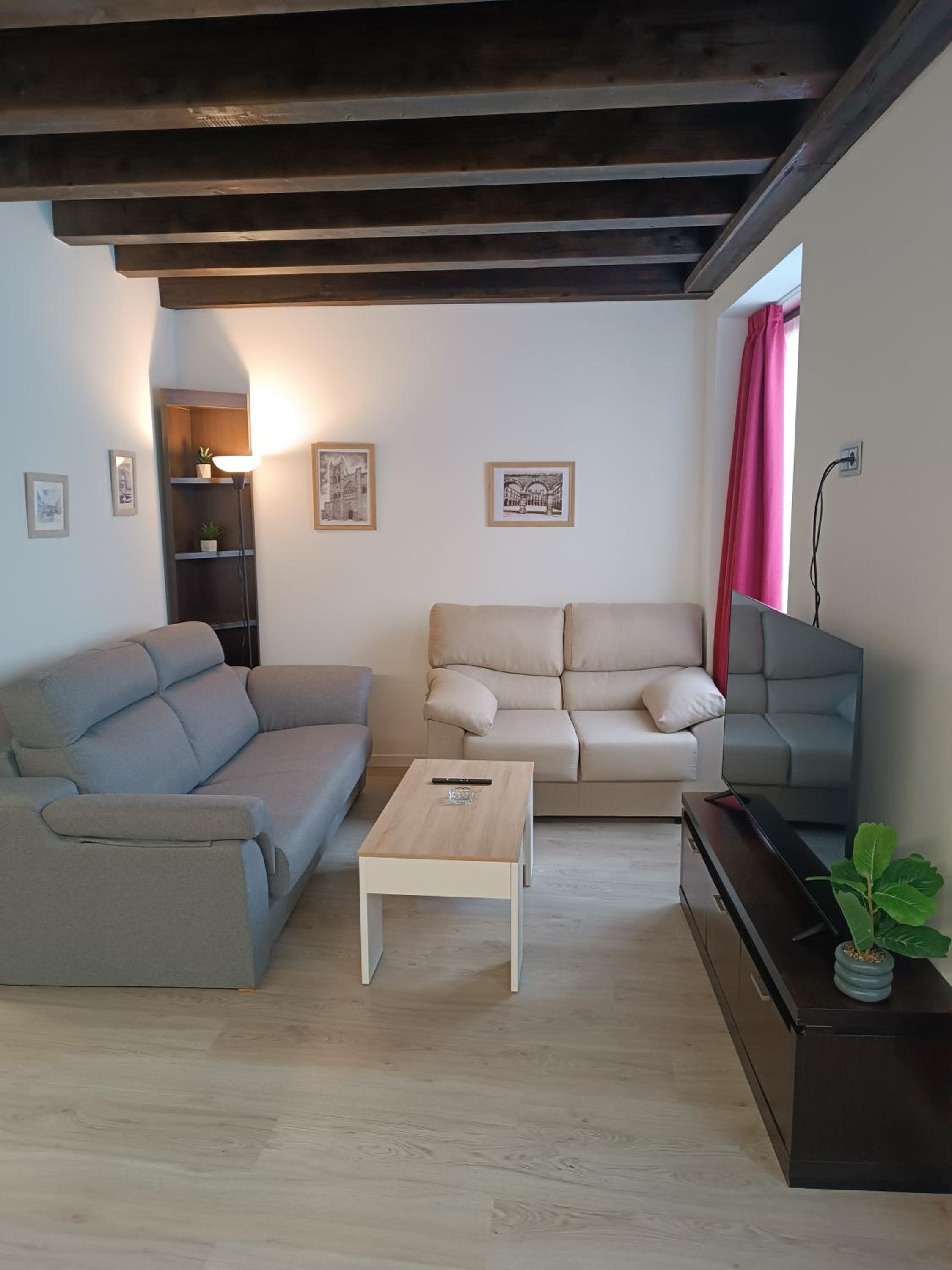 Apartamentos turisticos Ávila Puerta del Puente 1-3 view 3