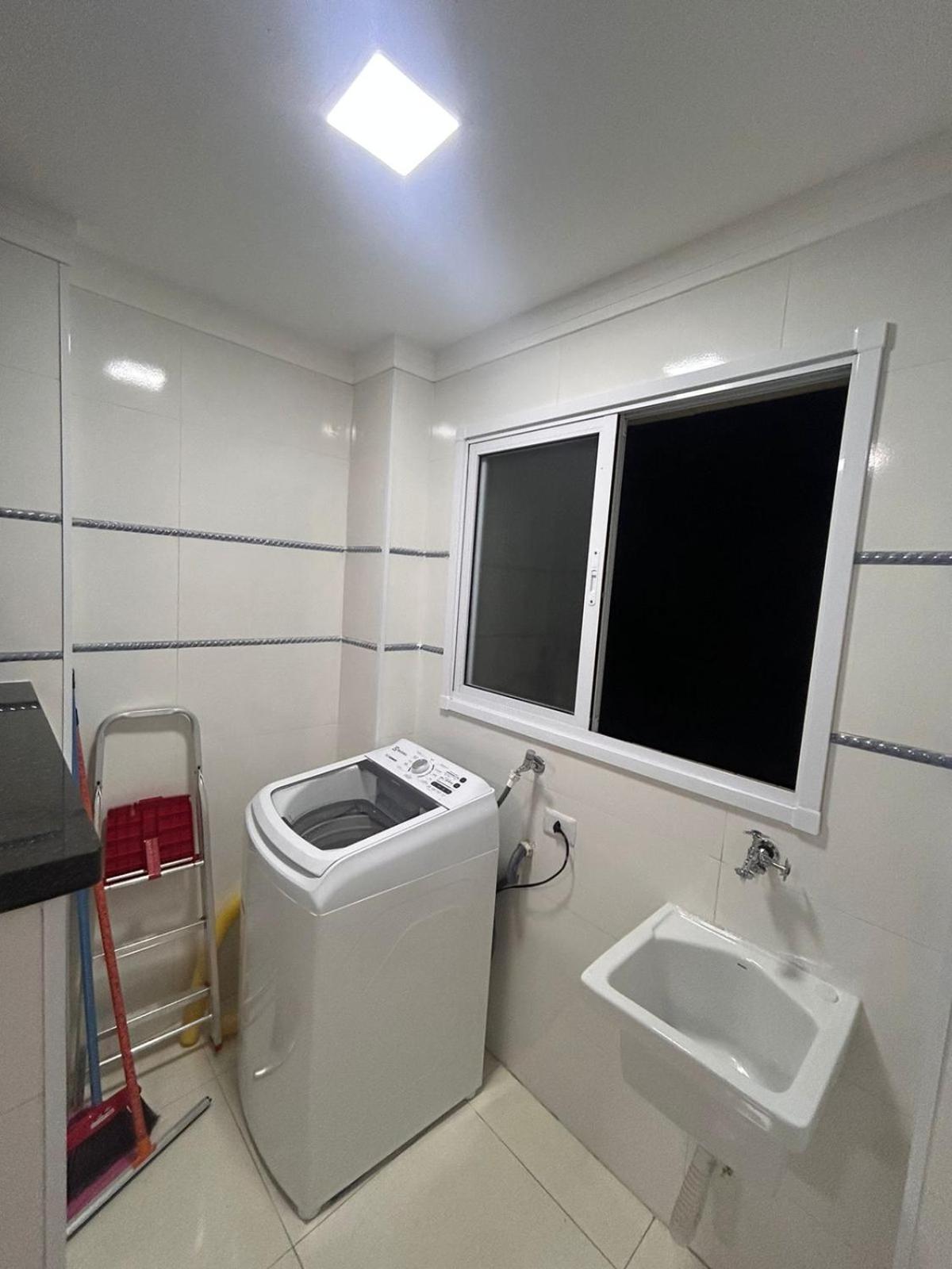 APTO BEIRA MAR - ACONCHEGANTE _ VARANDA GOURMET - WIFI - NETFLIX - TV A CABO - PRAIA GRANDE