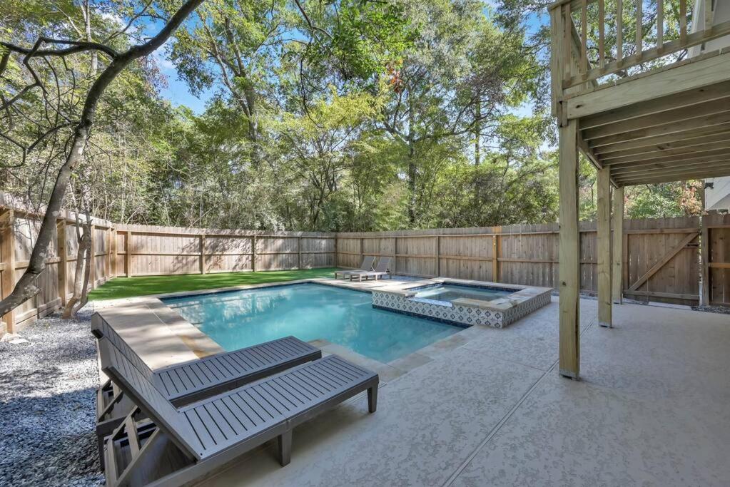 The Woodlands R&R view 5