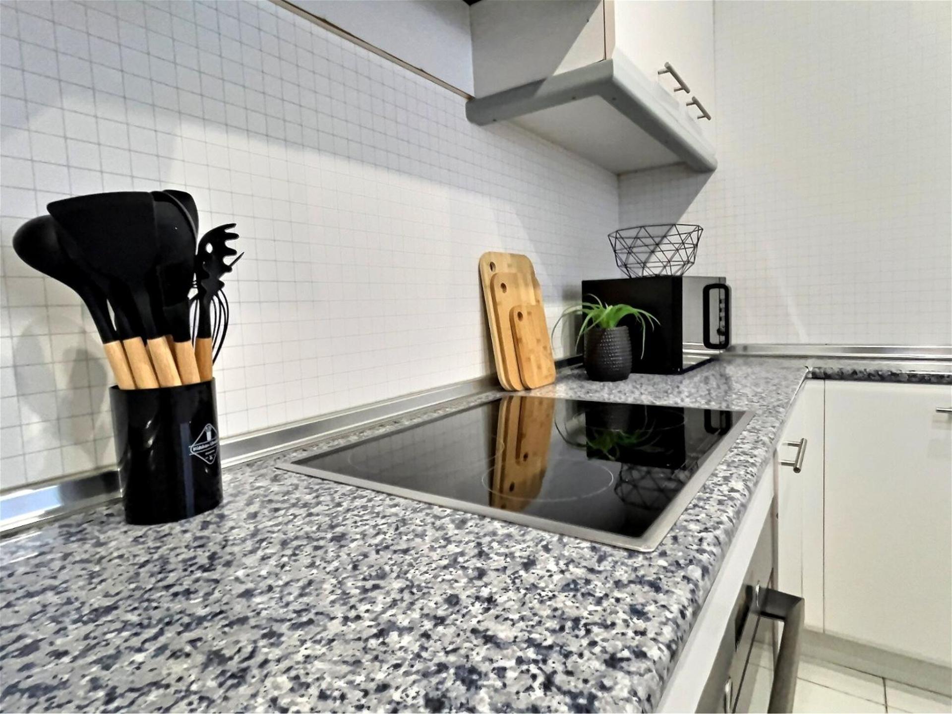 Marbella Vacations - Harbour Heaven 2 Bed, 2 Bath Apartment Steps from Puerto Banus Marina and Beach - Property Image 33