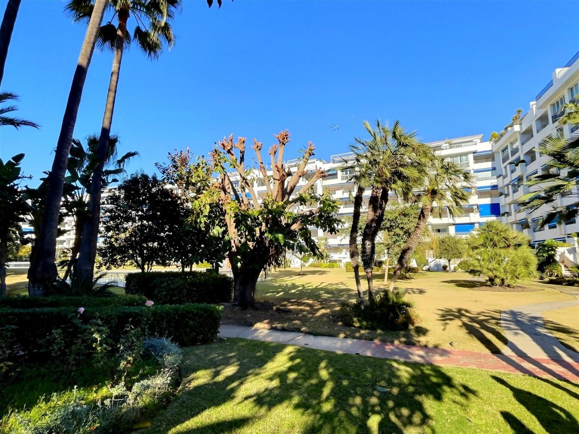 Marbella Vacations - Harbour Heaven 2 Bed, 2 Bath Apartment Steps from Puerto Banus Marina and Beach - Property Image 5