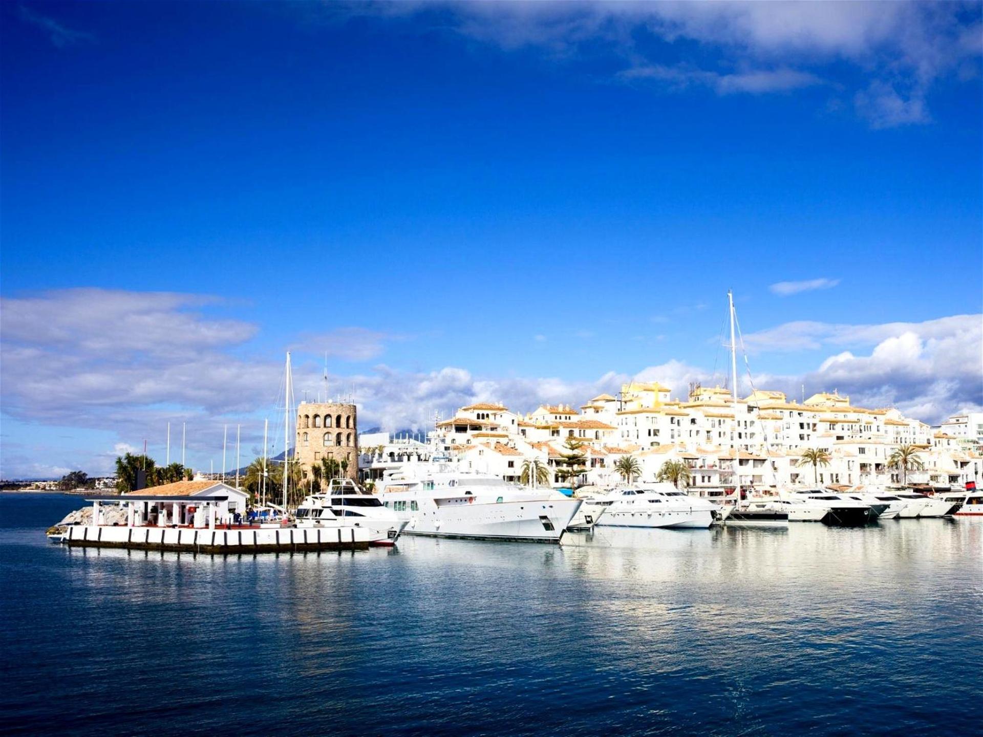 Marbella Vacations - Harbour Heaven 2 Bed, 2 Bath Apartment Steps from Puerto Banus Marina and Beach - Property Image 12