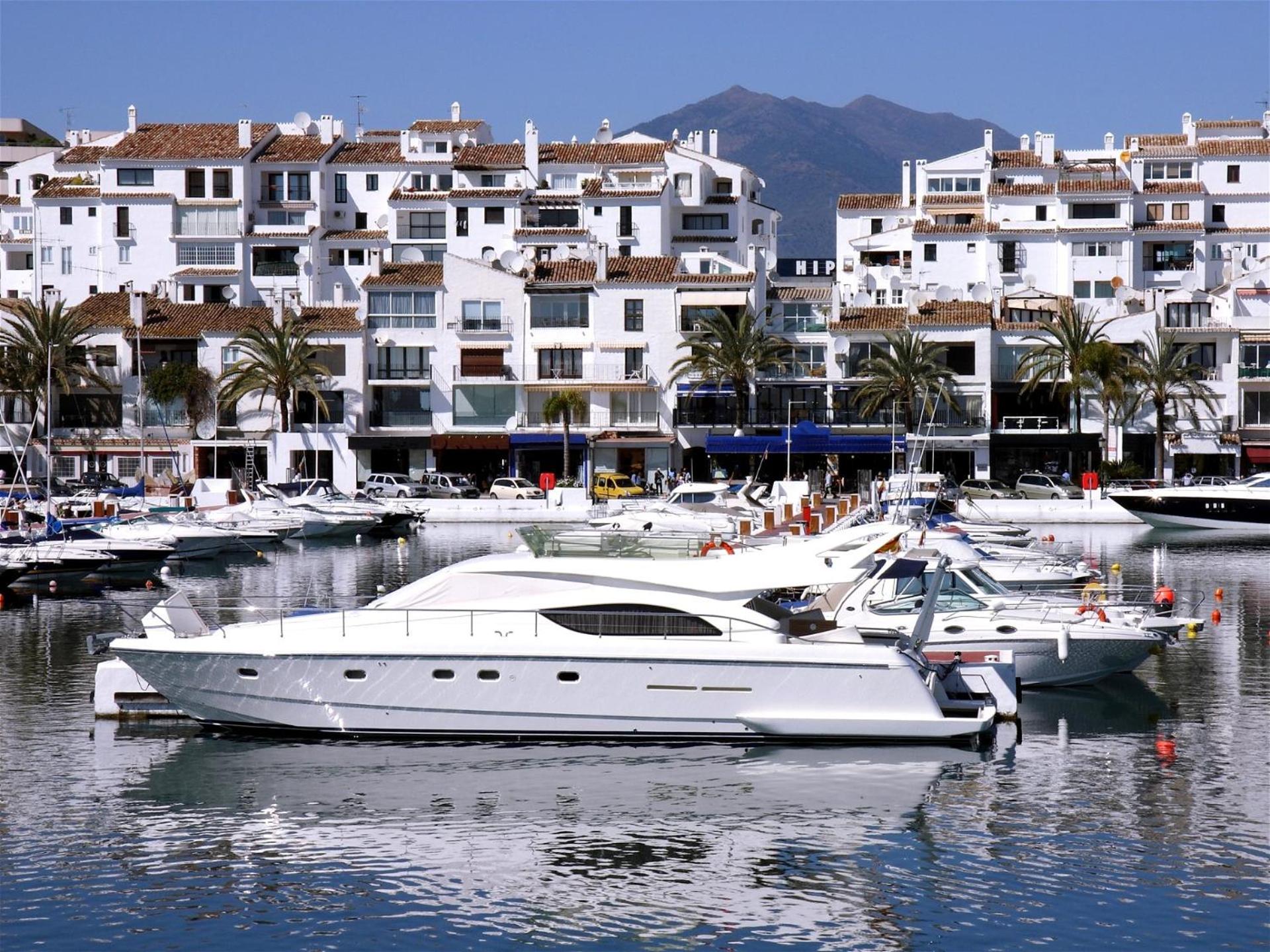 Marbella Vacations - Harbour Heaven 2 Bed, 2 Bath Apartment Steps from Puerto Banus Marina and Beach - Property Image 16