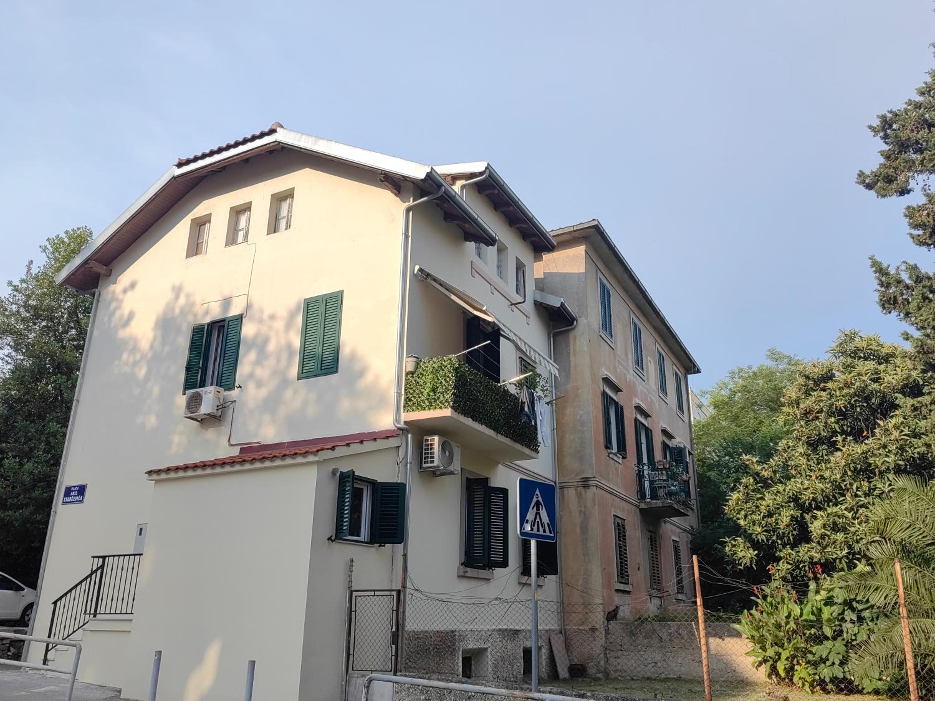 Relax and enjoy apartments Split view 2