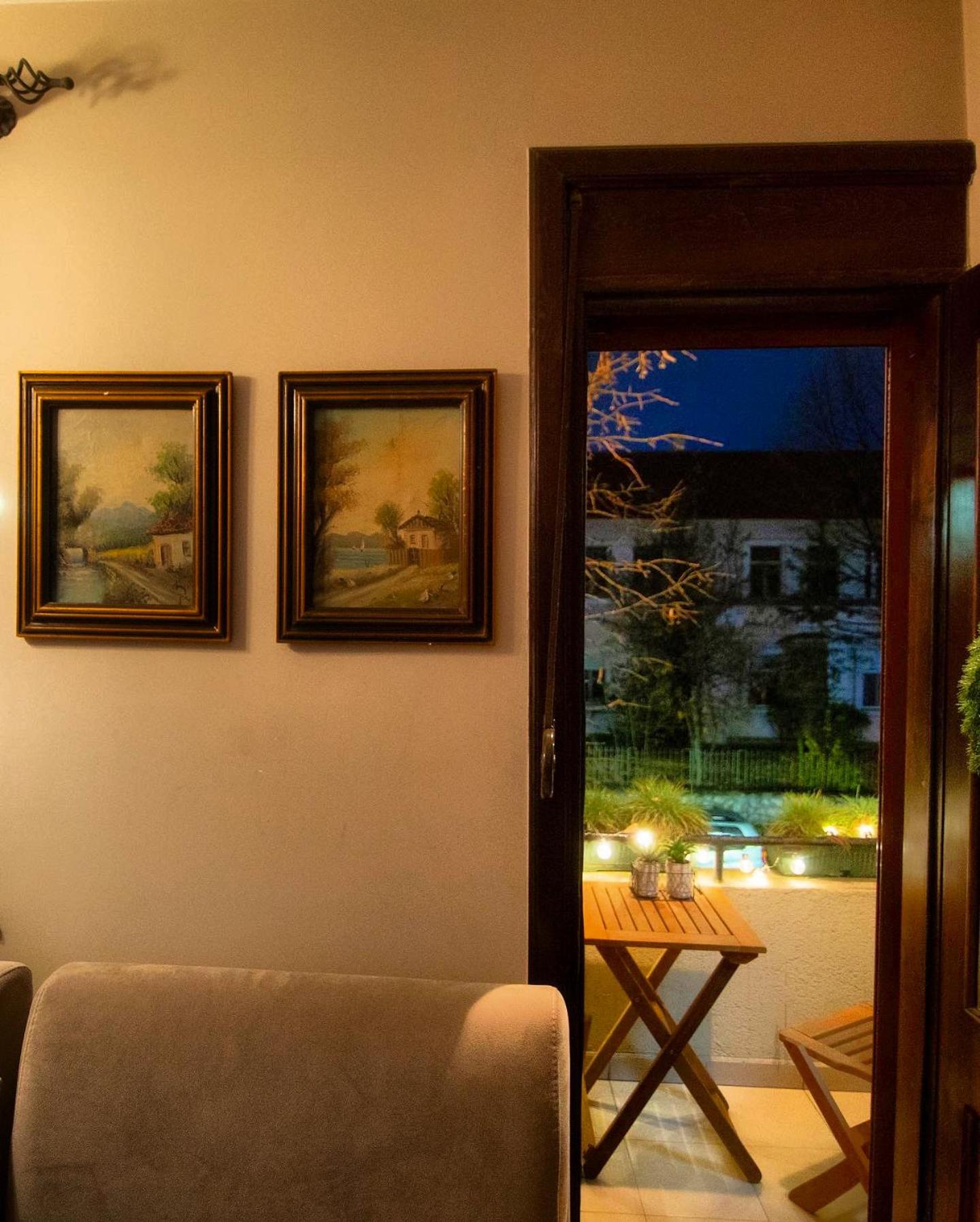 Villa Elezi 2