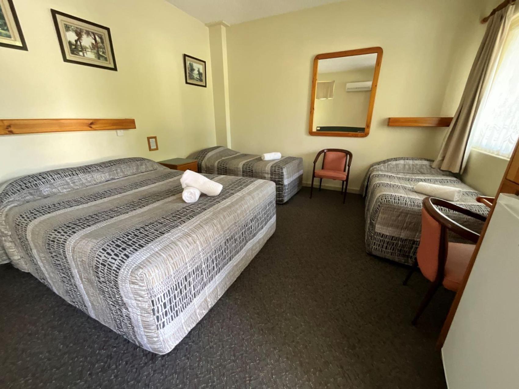 Bucketts Way Motel Gloucester view 4