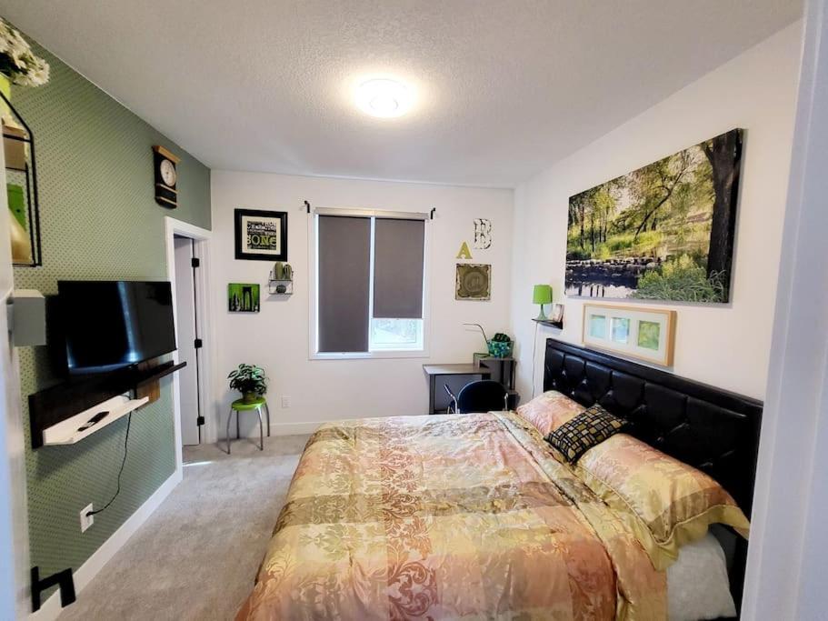 Welcome to Happy Place where Cozy Comfort Meets Exquisite Luxury
