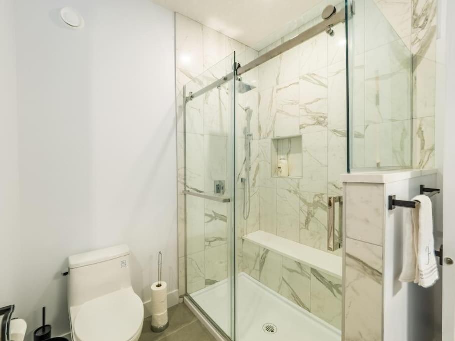 Welcome to Happy Place where Cozy Comfort Meets Exquisite Luxury