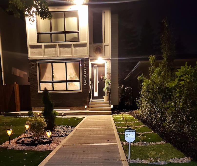 Welcome to Happy Place where Cozy Comfort Meets Exquisite Luxury