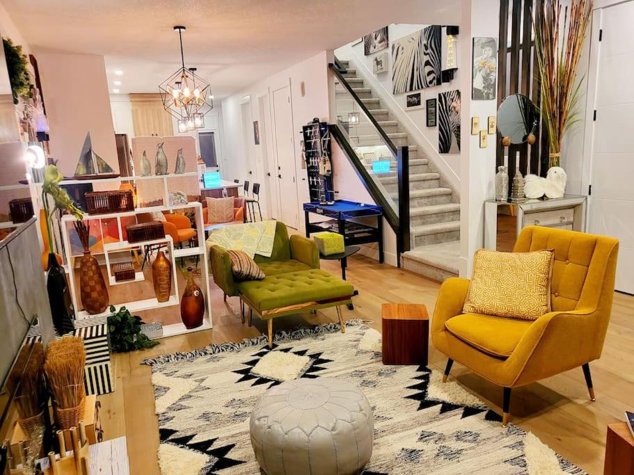 Welcome to Happy Place where Cozy Comfort Meets Exquisite Luxury