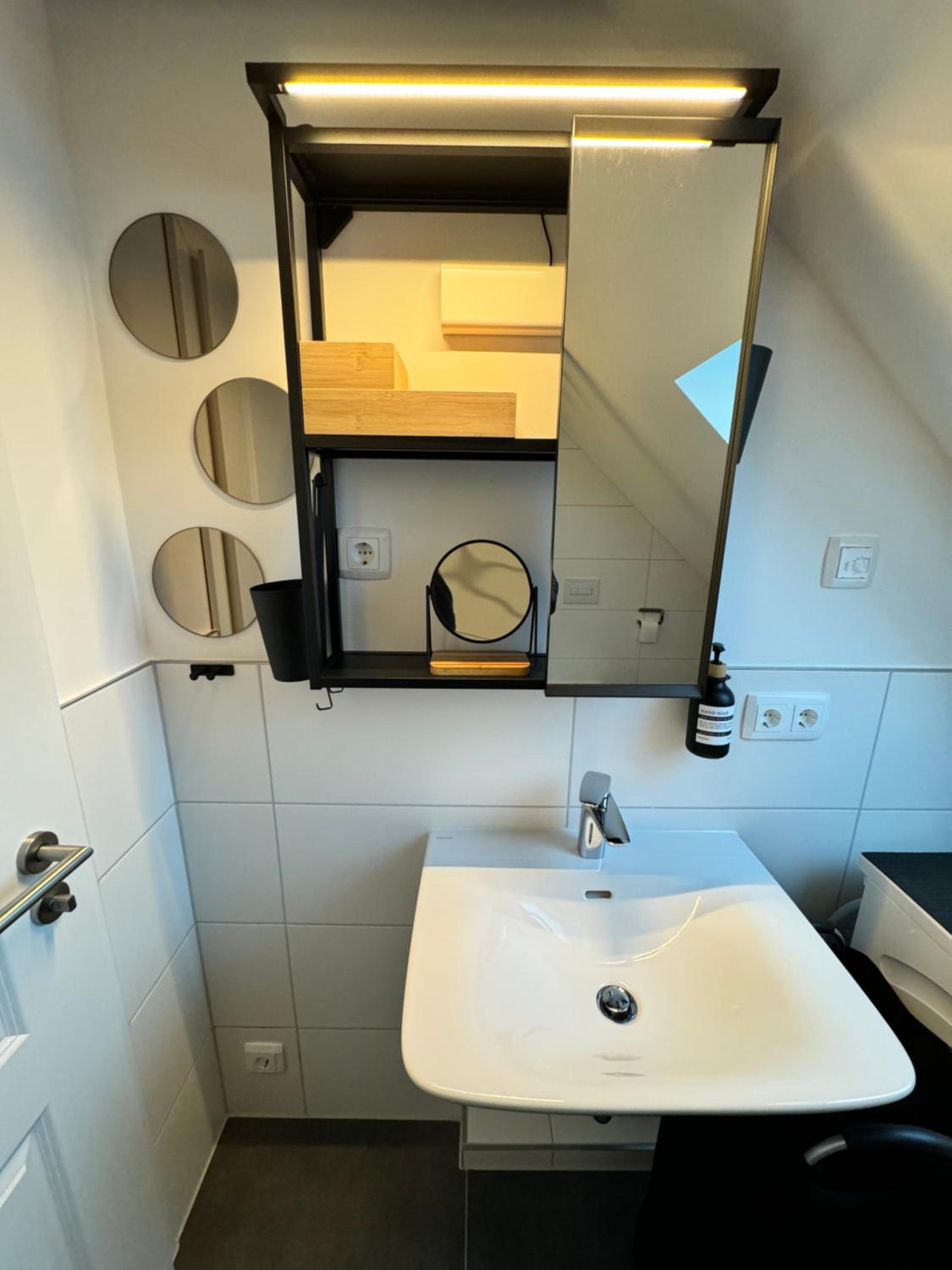 Modernes Apartment, voll eingerichtet inkl Parkplatz WLAN