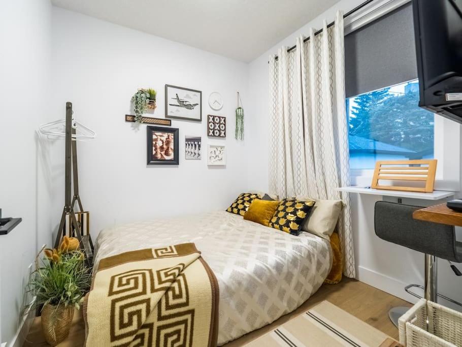 Welcome to Happy Place where Cozy Comfort Meets Exquisite Luxury