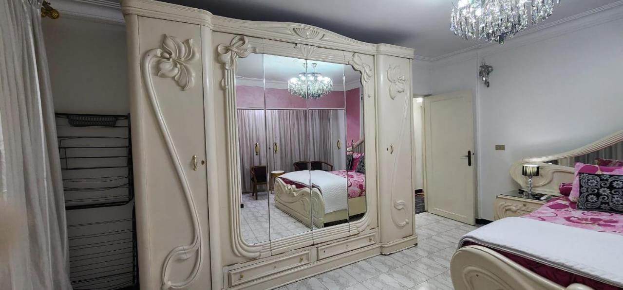 Comfortable Apartment in sheraton Heliopolis 5 minutes from Cairo Airport