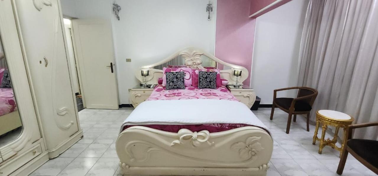 Comfortable Apartment in sheraton Heliopolis 5 minutes from Cairo Airport
