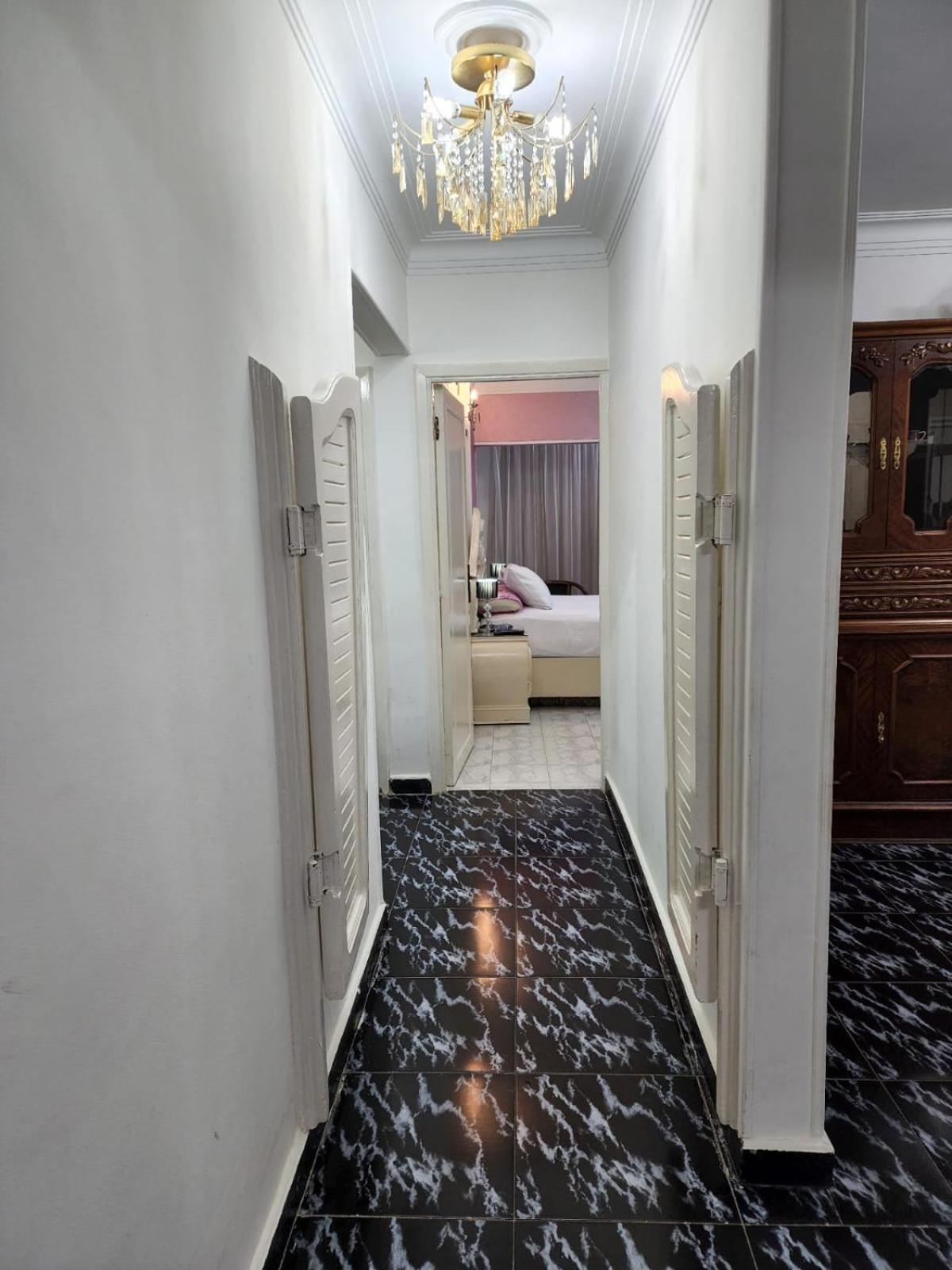 Comfortable Apartment in sheraton Heliopolis 5 minutes from Cairo Airport