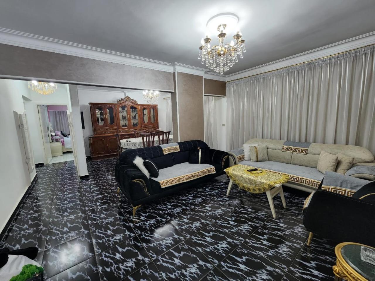Comfortable Apartment in sheraton Heliopolis 5 minutes from Cairo Airport