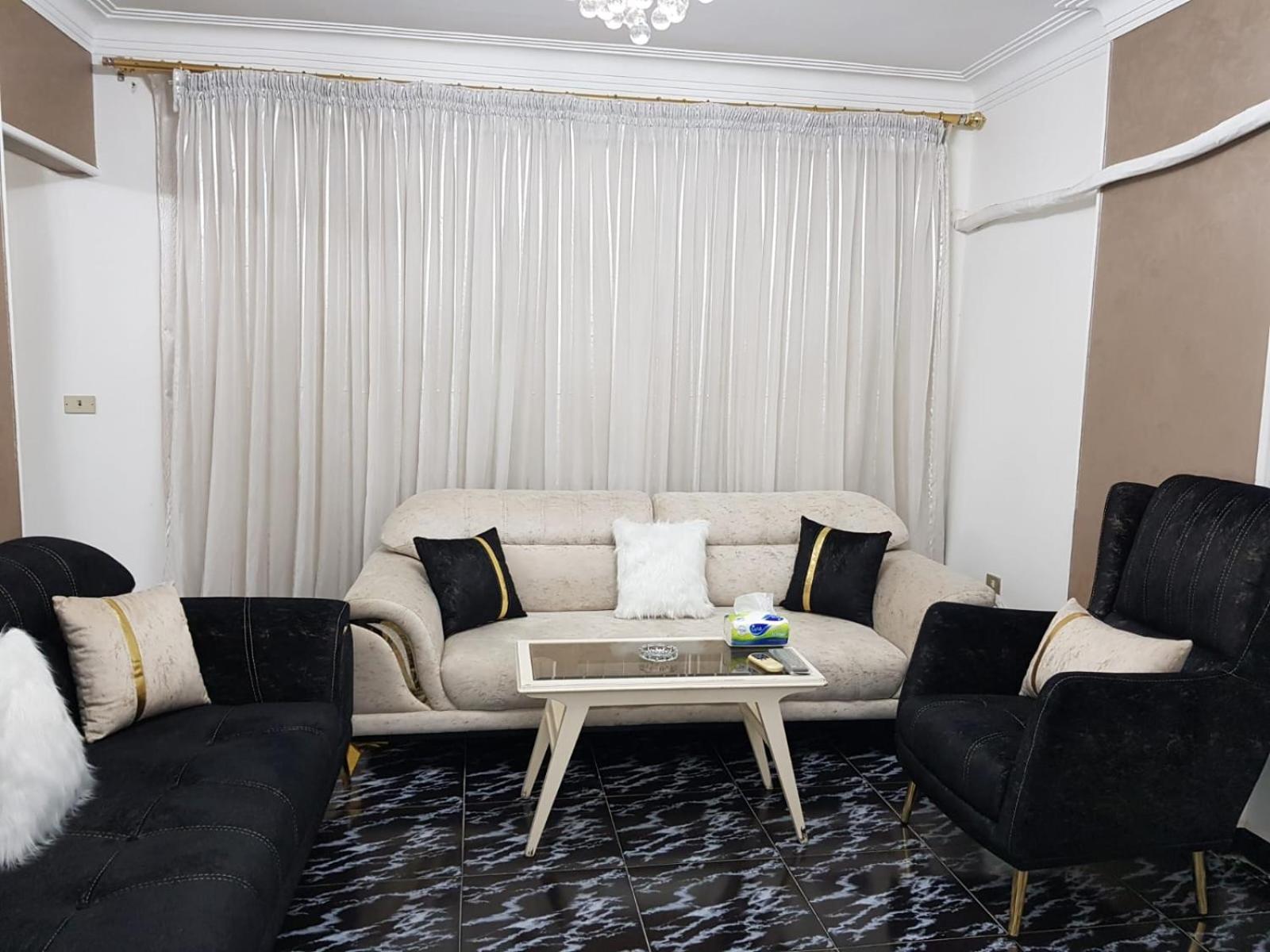 Comfortable Apartment in sheraton Heliopolis 5 minutes from Cairo Airport