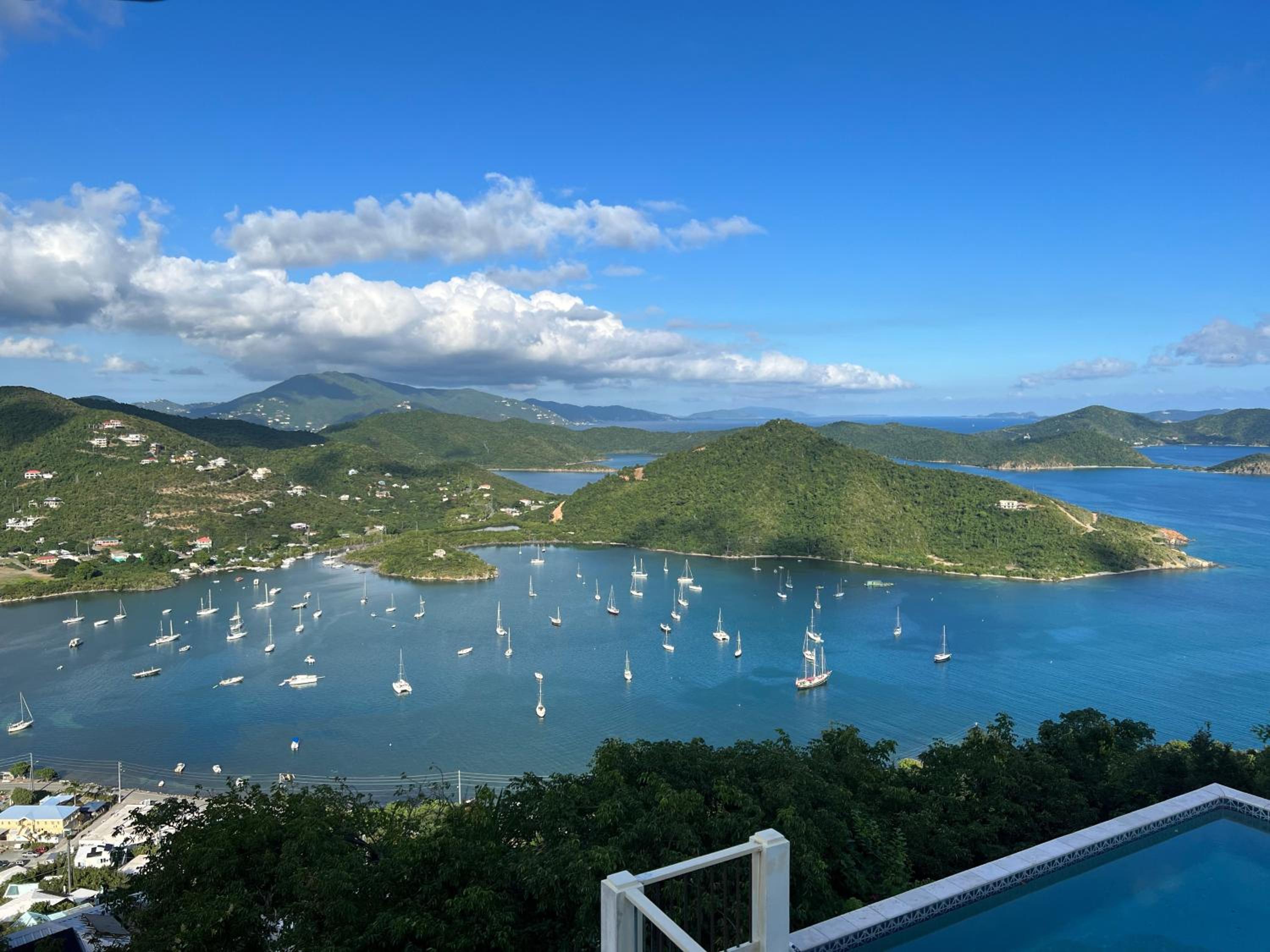 COCONUT BREEZE VILLA: MESMERIZING VIEWS, COOLING TRADEWINDS view 4