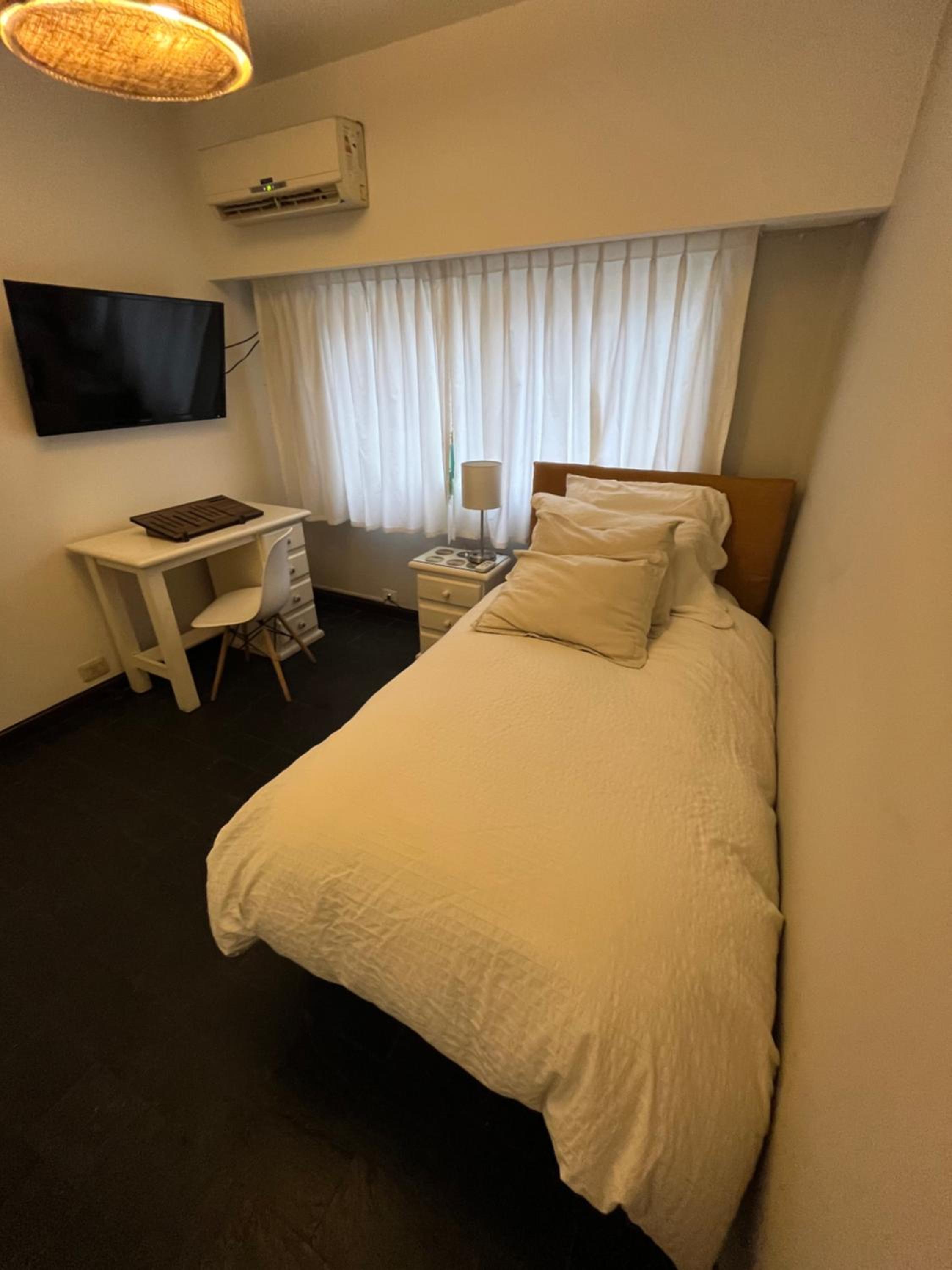 Habitación y baño privado para mujeres en Recoleta