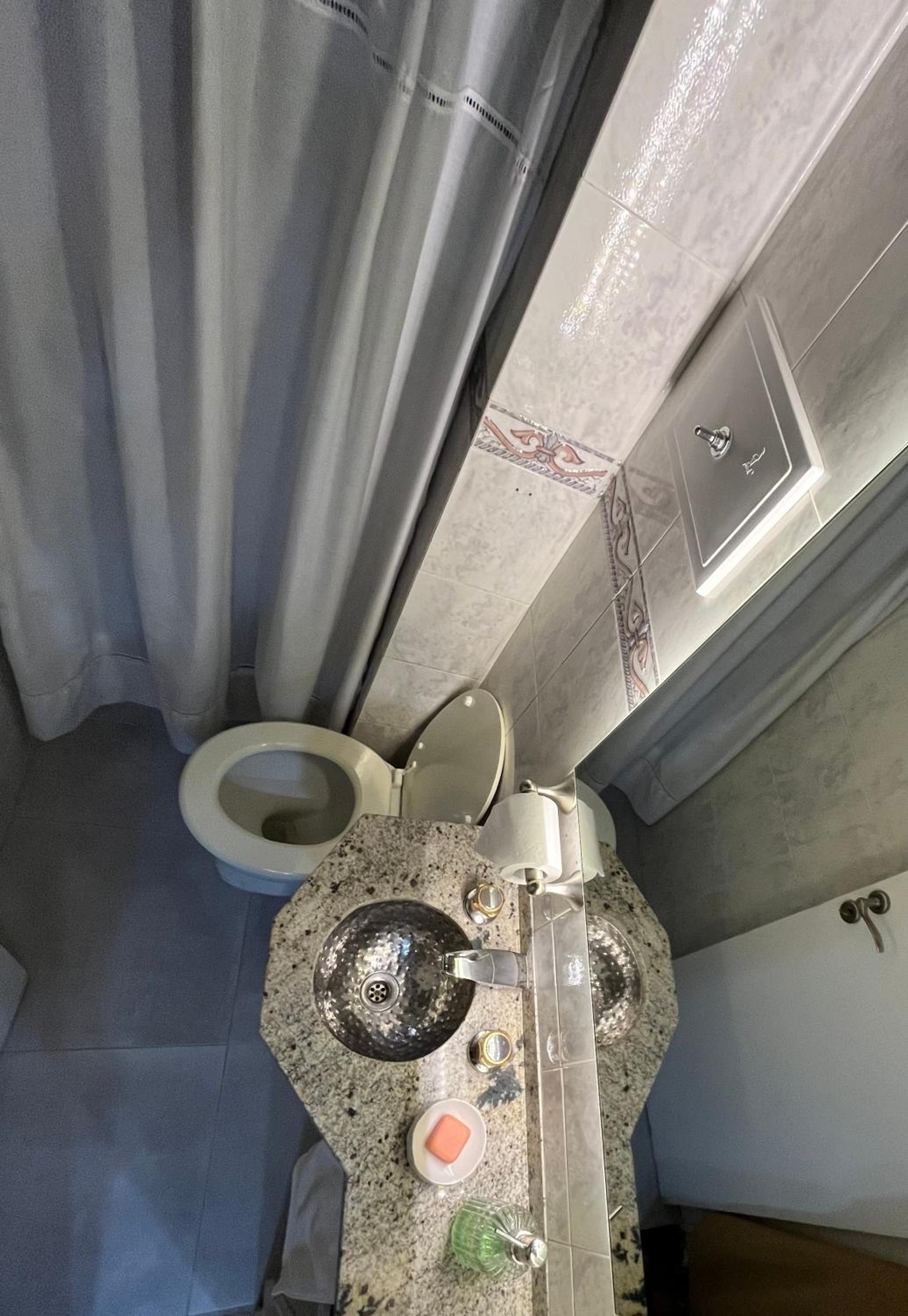 Habitación y baño privado para mujeres en Recoleta