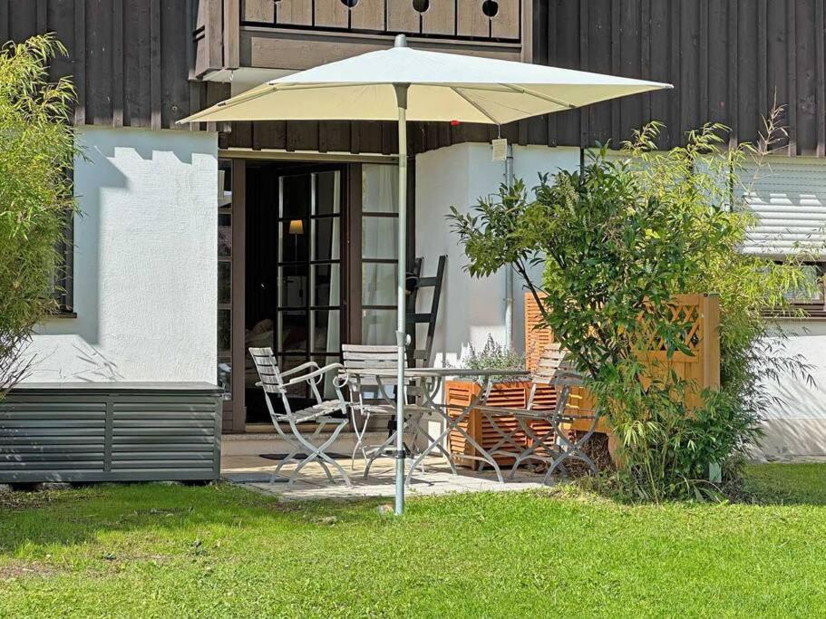 Sachrang: Ferien-Wohnung am See mit Bergblick