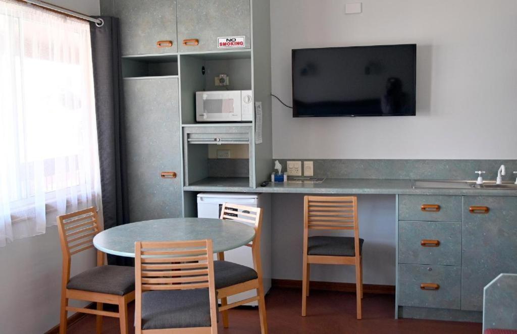 Downs Motel
