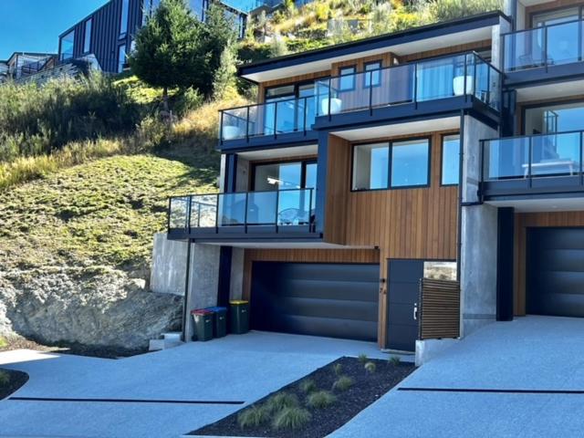 Fantastic 4 BDR home, AC, WIFI, Coffee Machine