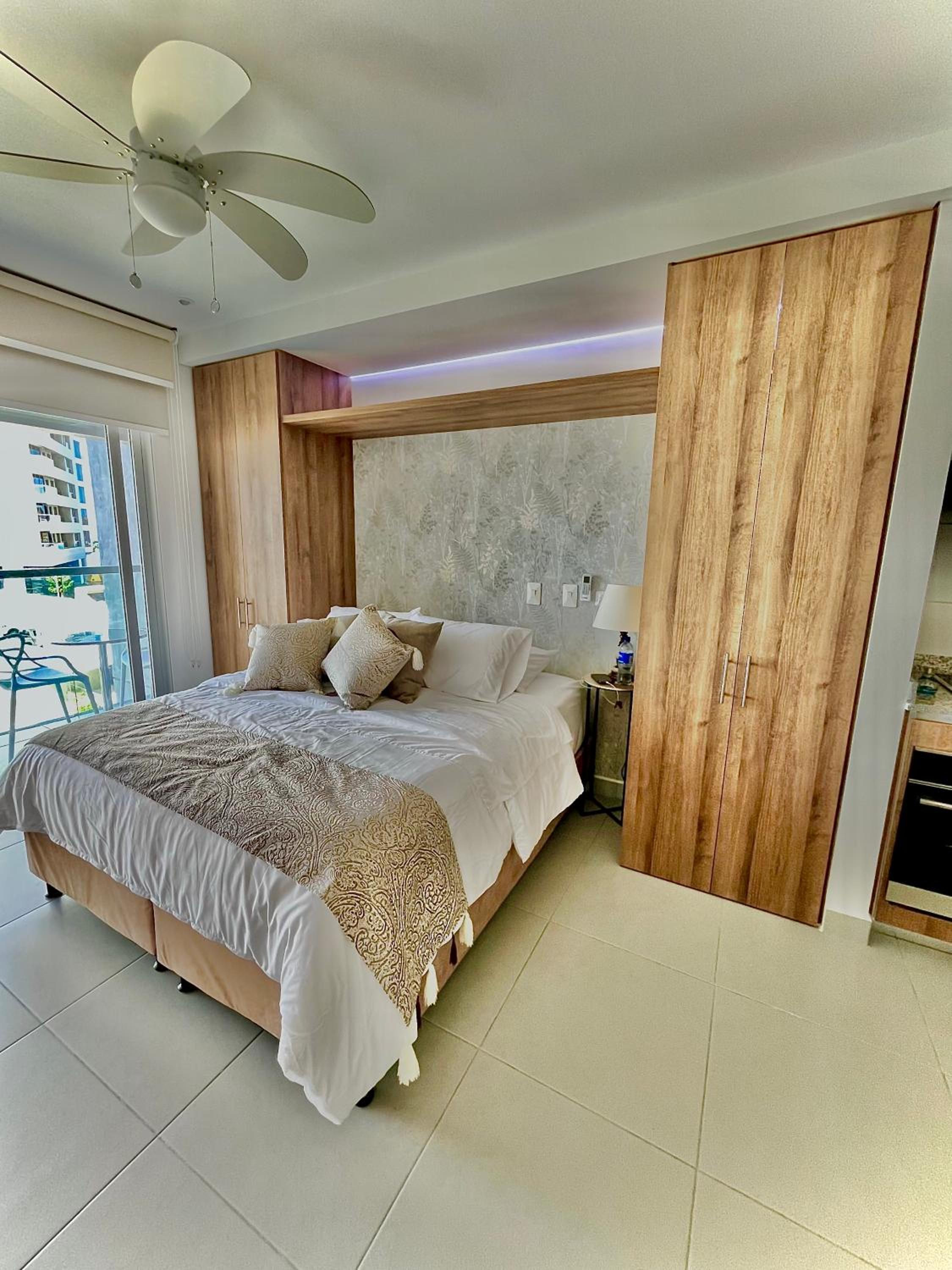 Aparta estudio exclusivo con vista al mar