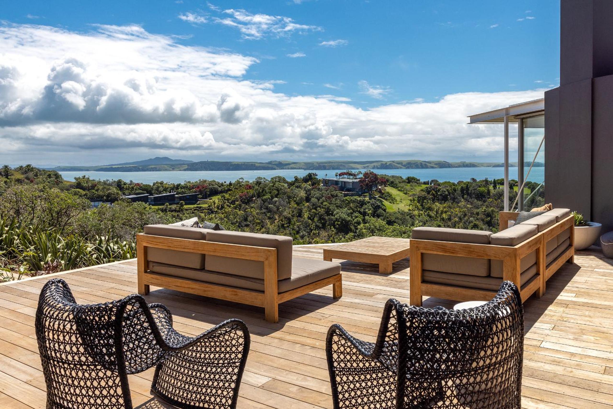 Nikau Estate, Oneroa - Be My Guest
