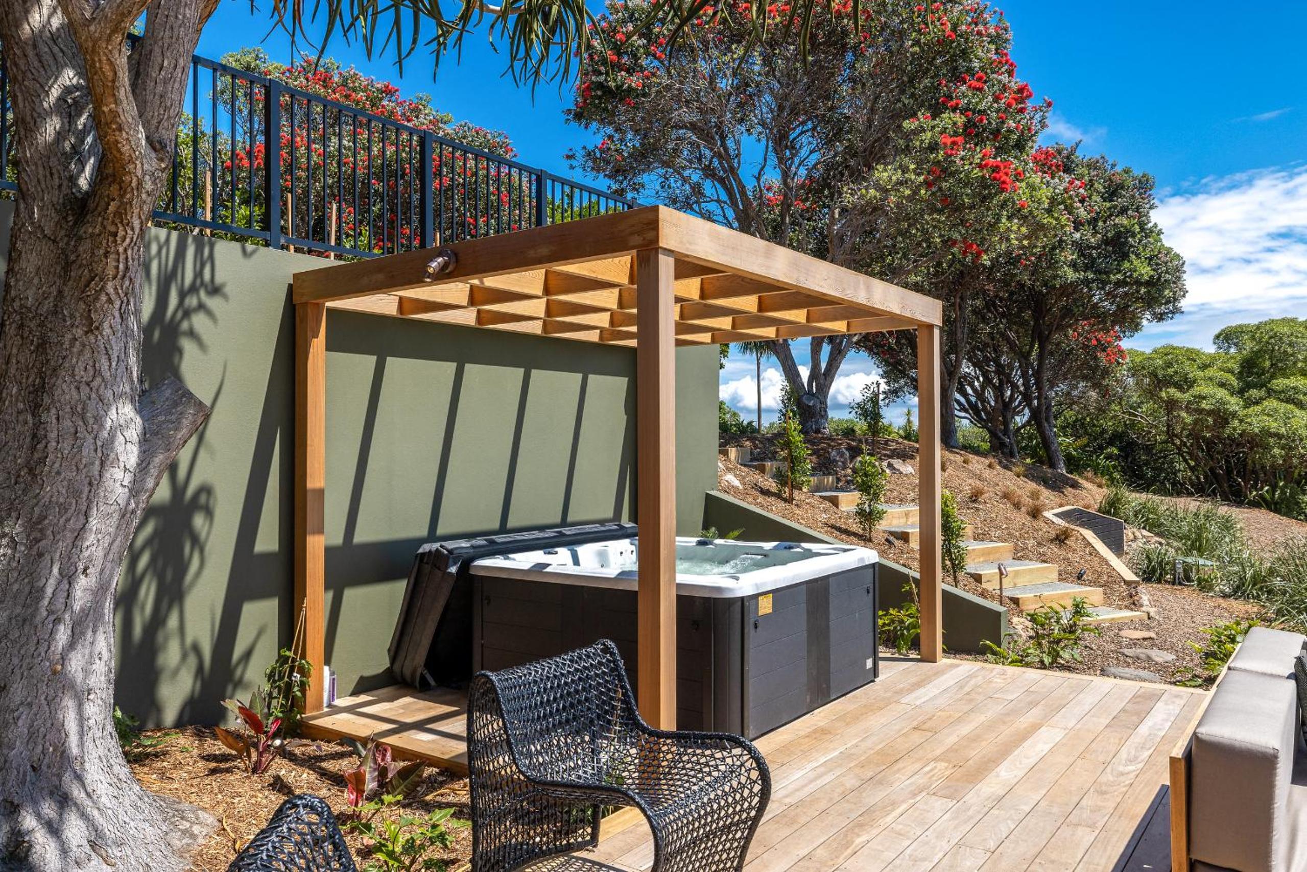 Nikau Estate, Oneroa - Be My Guest