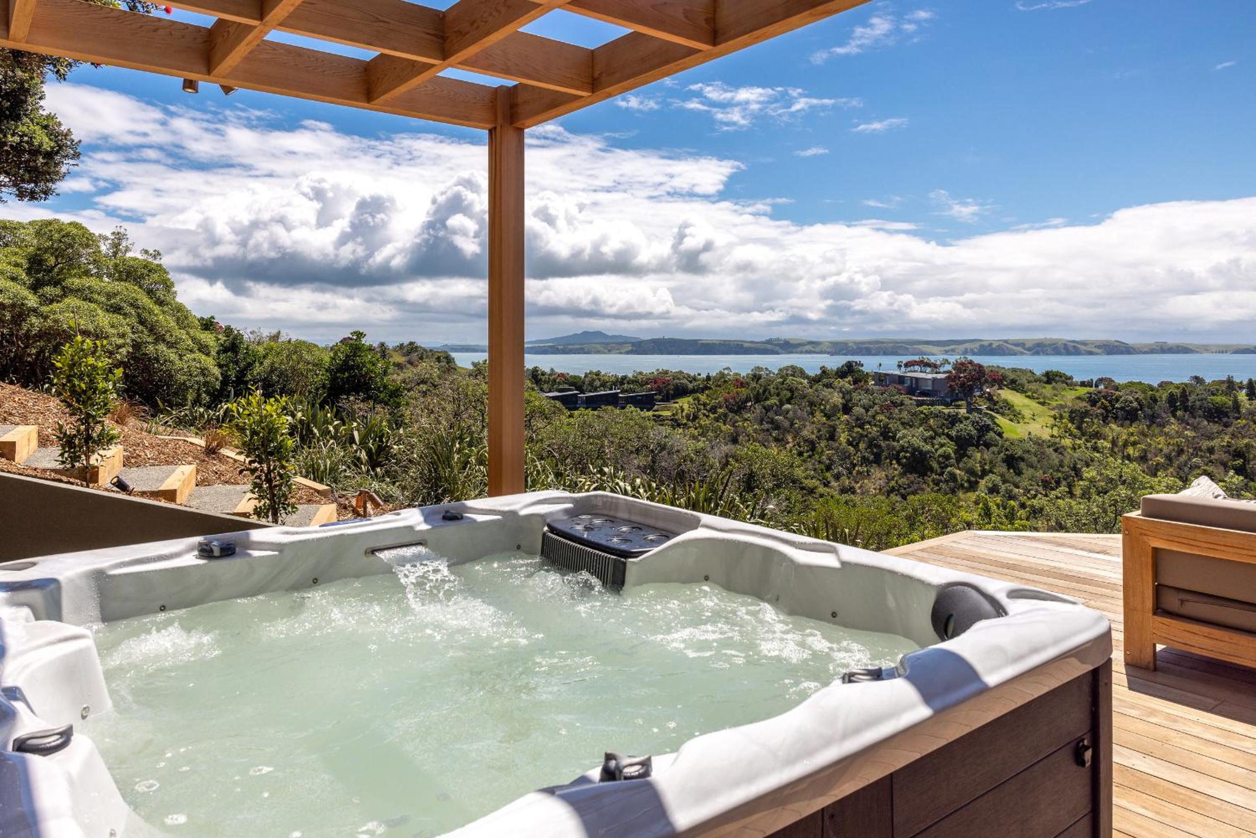 Nikau Estate, Oneroa - Be My Guest