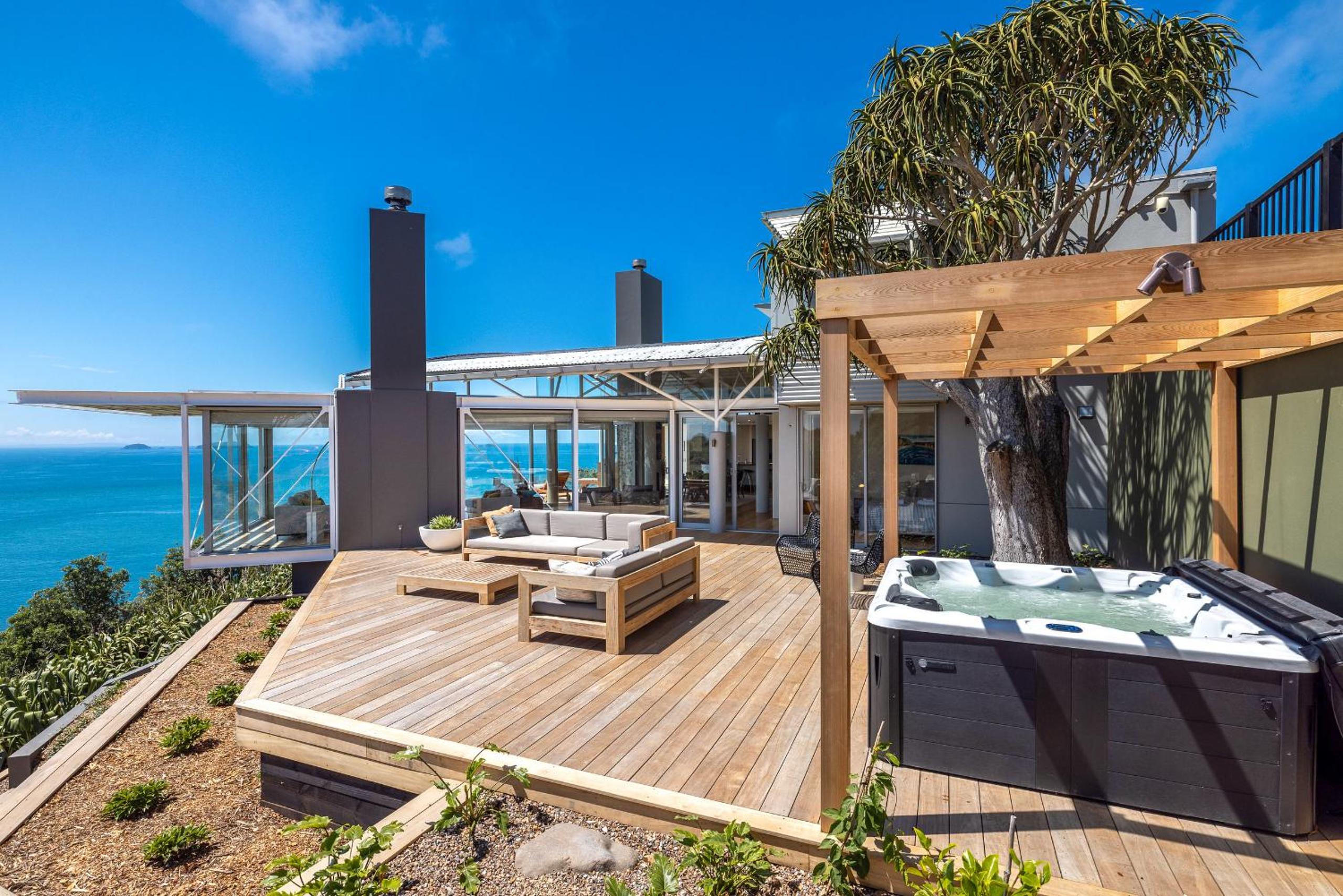 Nikau Estate, Oneroa - Be My Guest