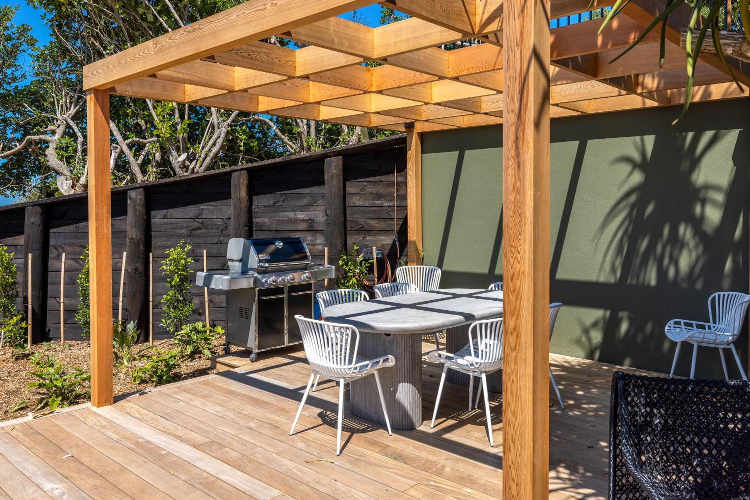 Nikau Estate, Oneroa - Be My Guest