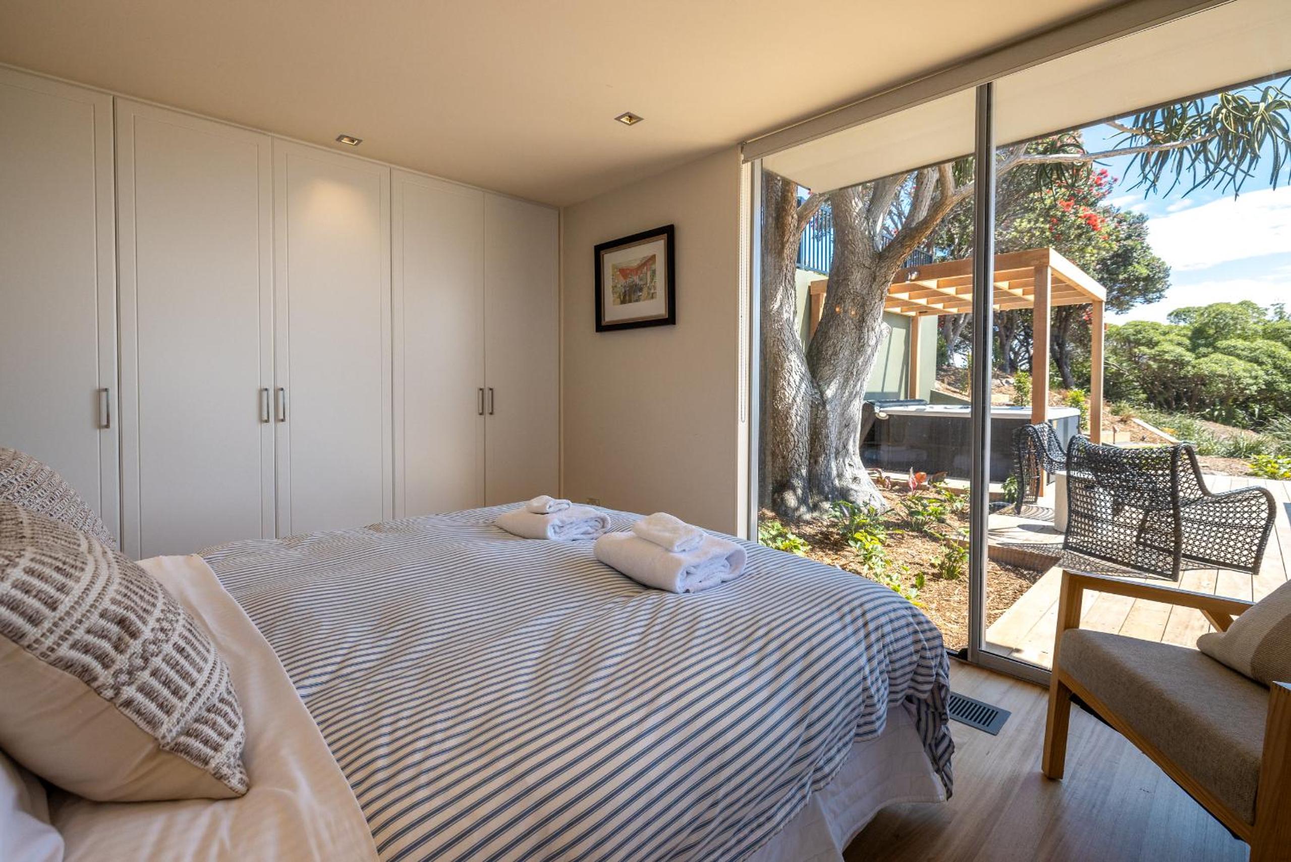 Nikau Estate, Oneroa - Be My Guest