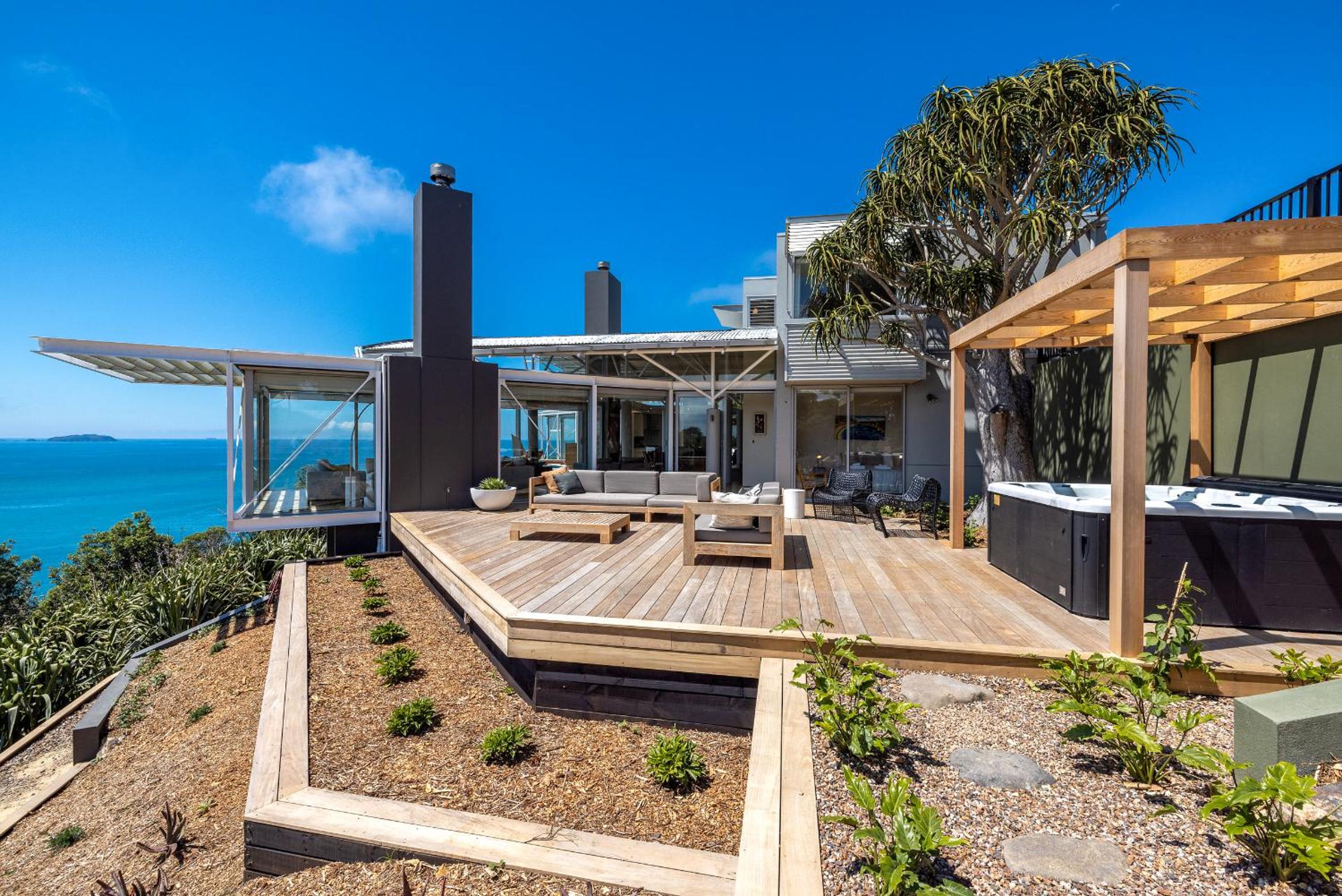 Nikau Estate, Oneroa - Be My Guest