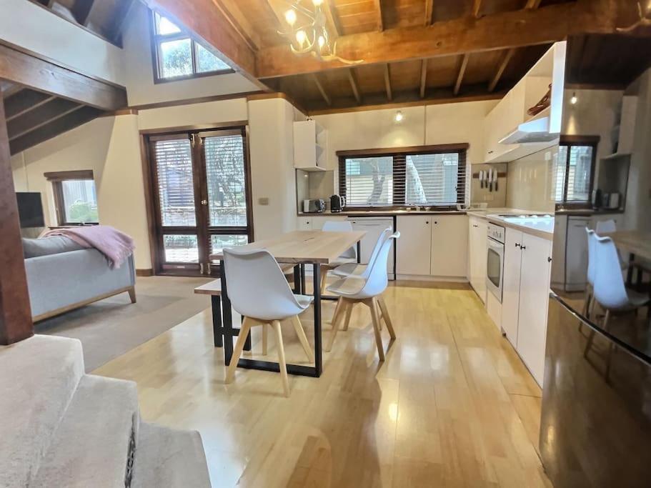 Vaucluse Chalet, alpine-getaways