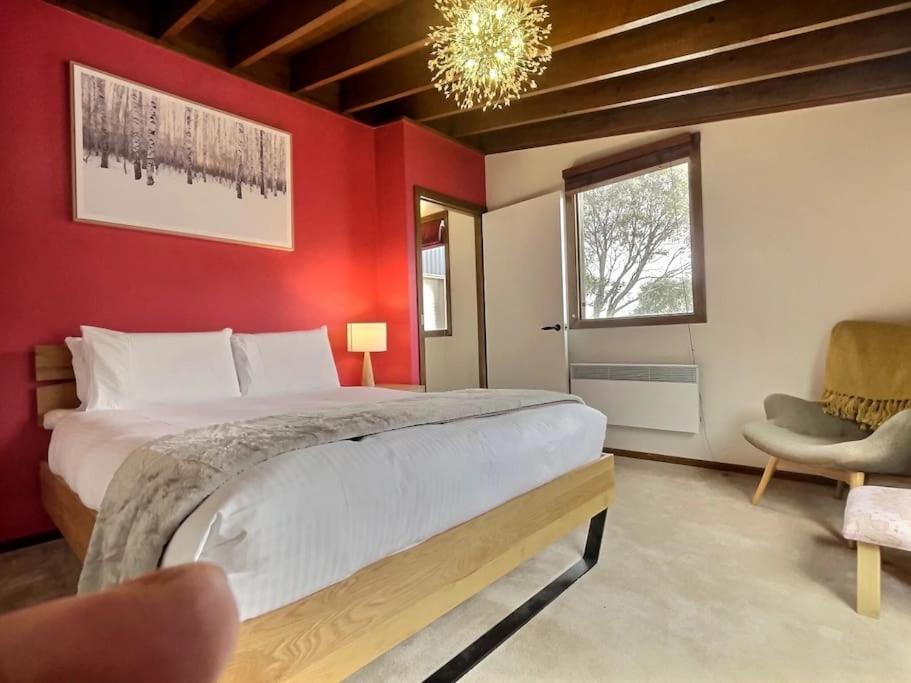 Vaucluse Chalet, alpine-getaways