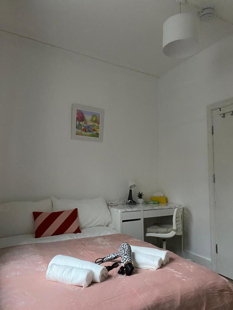 Comfy Private Rooms in Camden Town, Central London