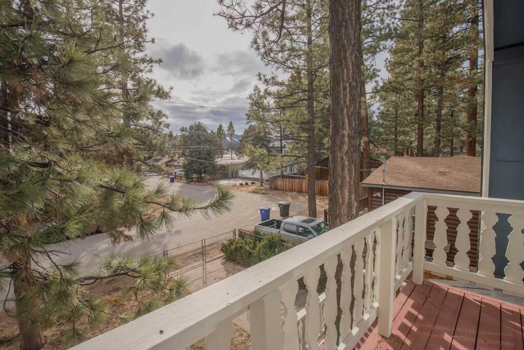 Big Bear Cabin, Dog friendly, 3 parking spots view 5