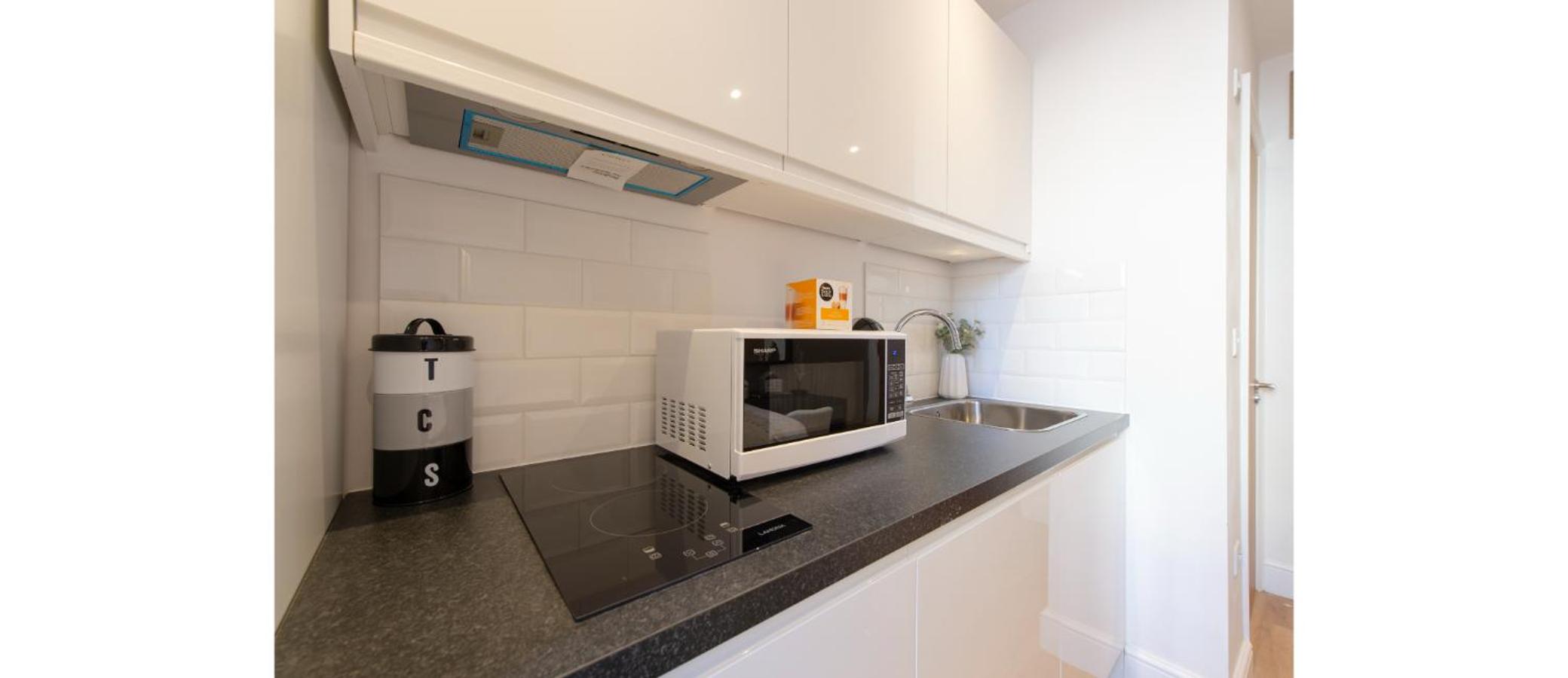 Cozy-Bnbs Tiny and Perfect Studio Apartment — kitchen