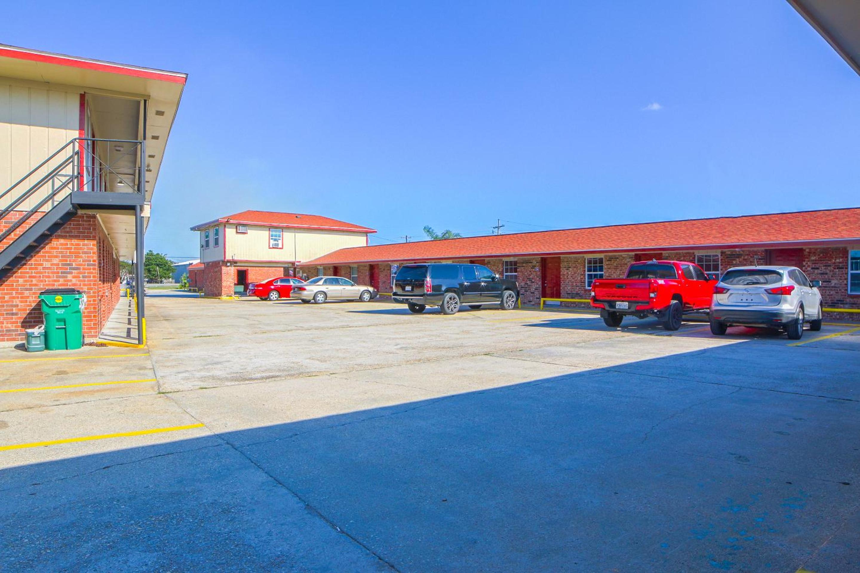 Economy Inn By OYO Lockport near Houma view 2