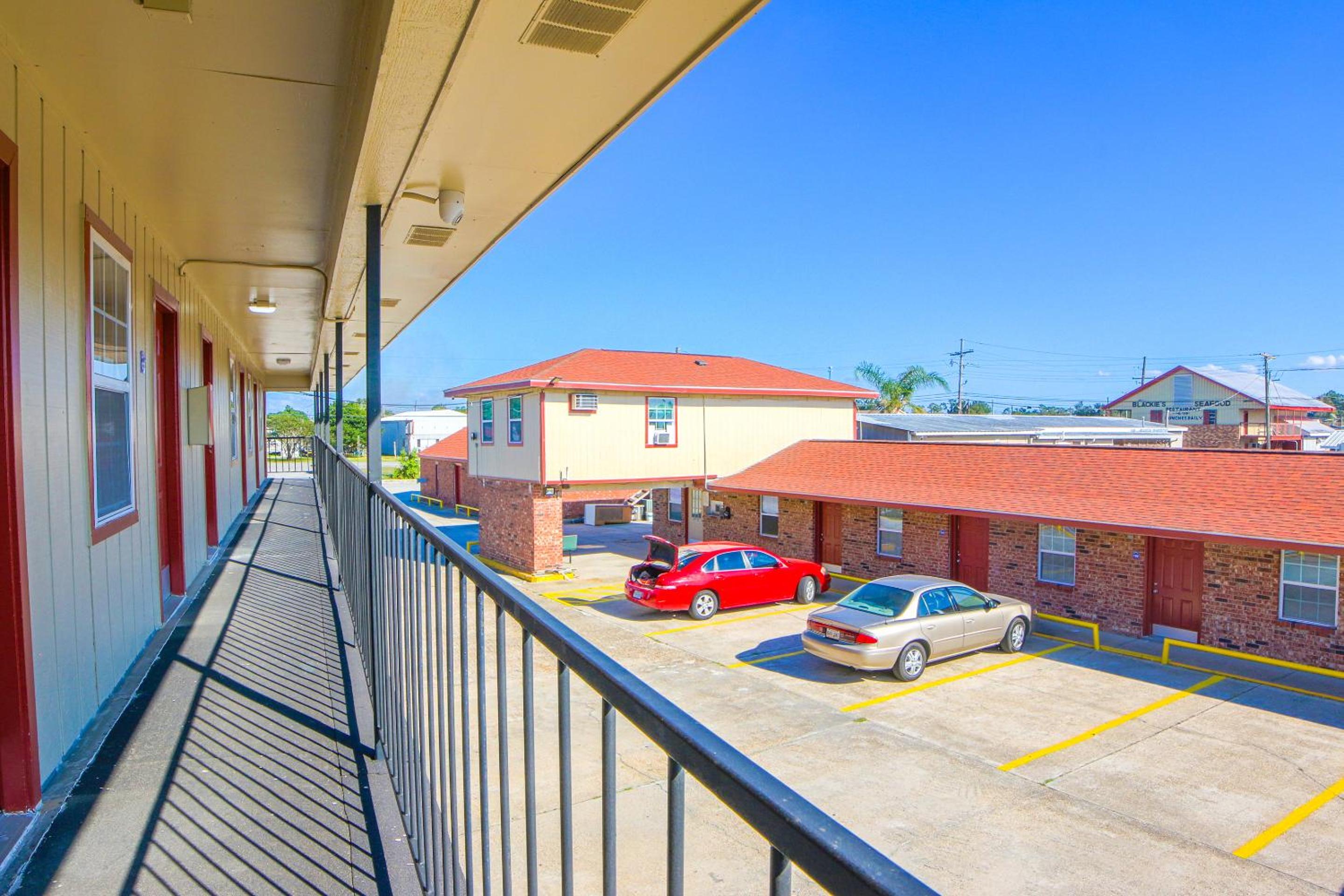Economy Inn By OYO Lockport near Houma view 4