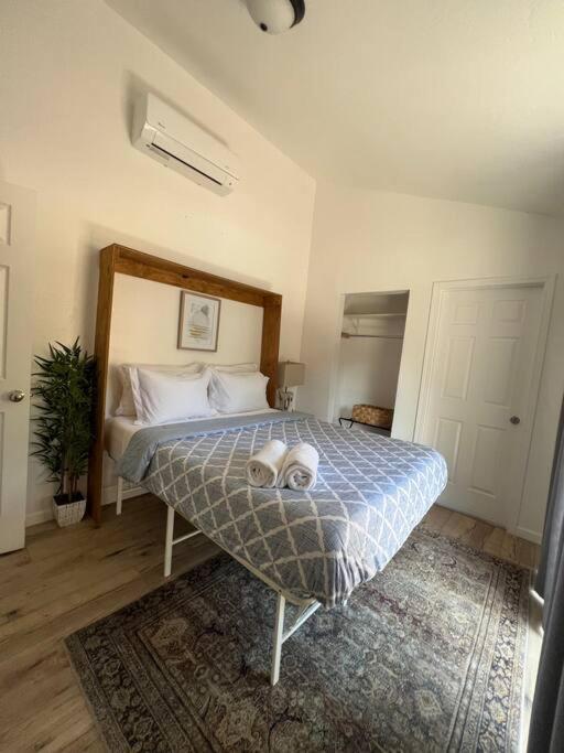 Modern Cabin, Near Snow Park, 3.5 Miles to SNP! view 4