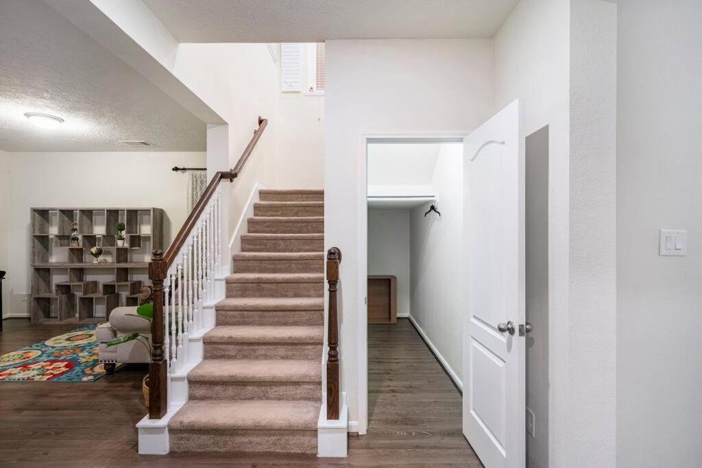 Spacious long stay family home in Kingwood/Humble - Property Image 41